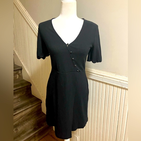 - Black Madewell Cross Front Button Dress. - Picture 2 of 9